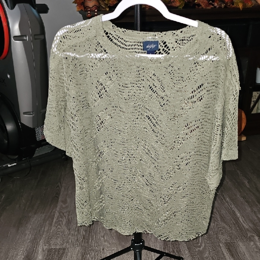 Daytrip Green Womens Nwots Top. Short Sleeve Sz Small! Dont Miss Out